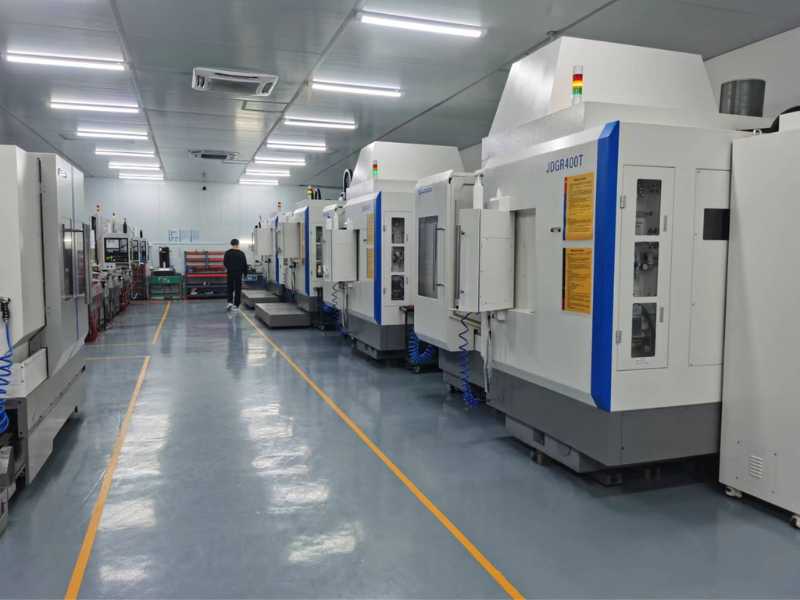 CNC machining centre (4)